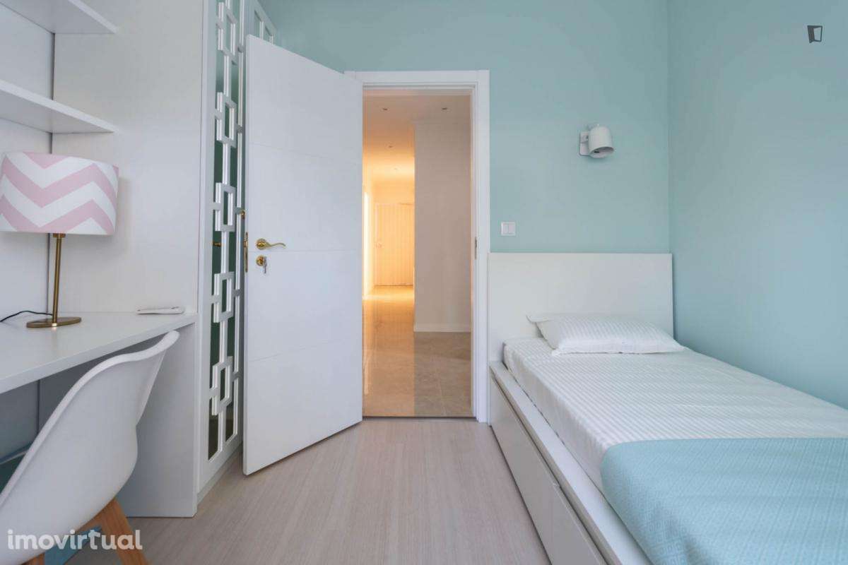 Quarto - localizado em Carcavelos Lisbon - Grande imagem: 2/22