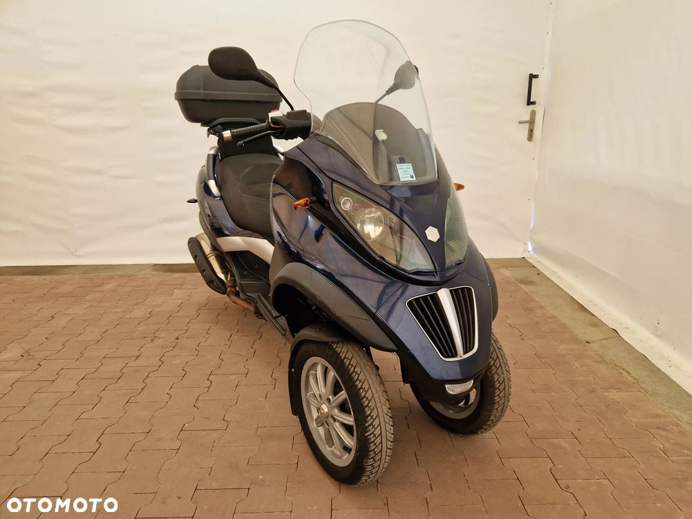 Piaggio MP-3 - 12