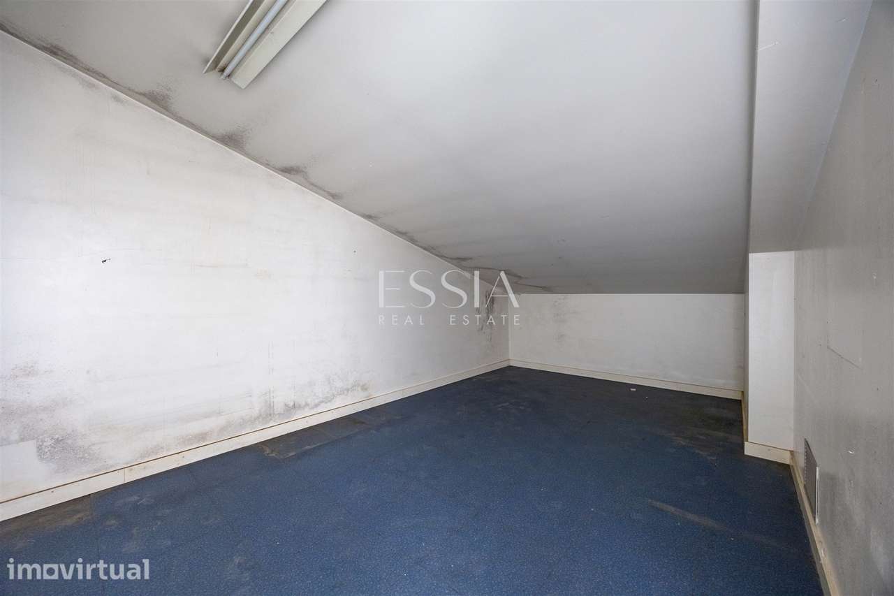 Loja de 170 m² com copa no centro das Termas de São Vicente, Penafiel - Grande imagem: 5/8