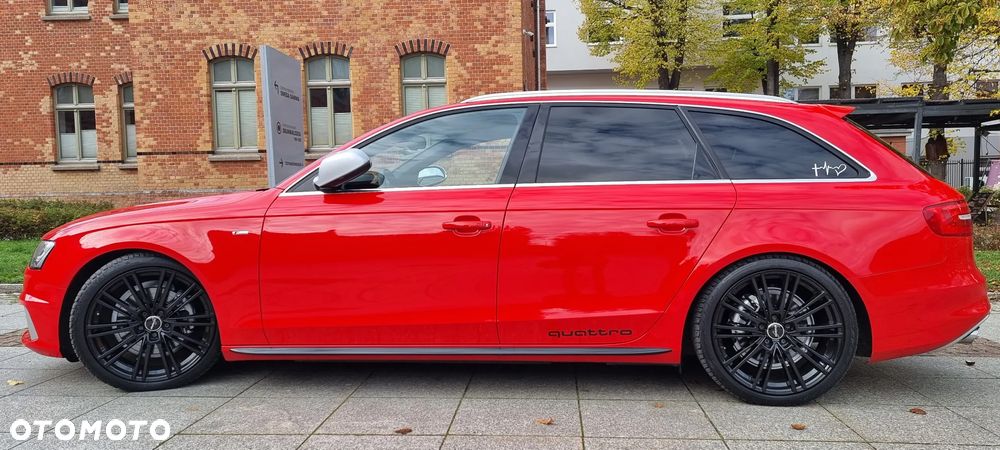 Audi A4 Avant 2.0 TDI DPF clean diesel quattro S tronic S line Sportpaket - 6