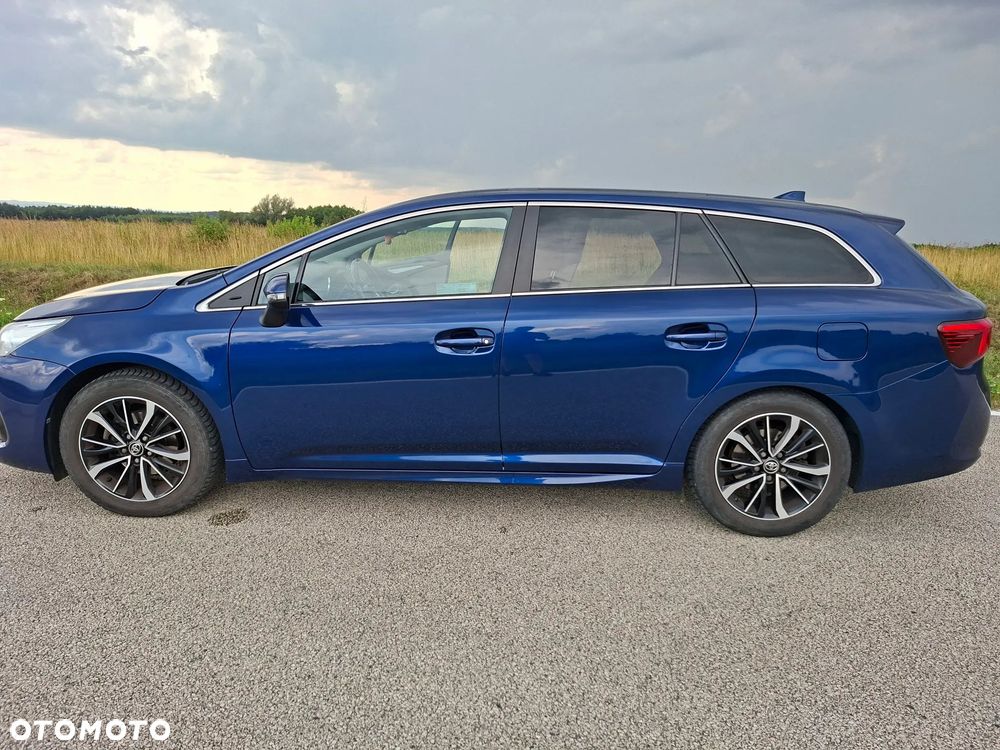 Toyota Avensis - 17