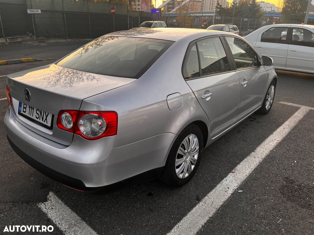 Volkswagen Jetta 1.6 TDI DPF Highline - 8