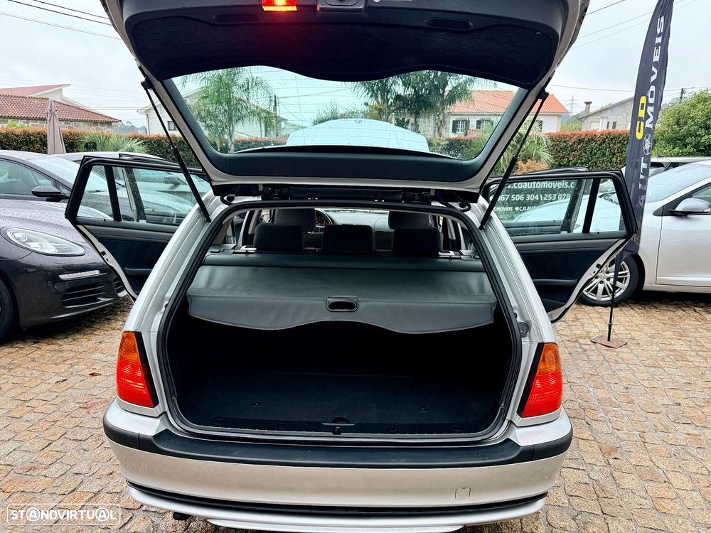 BMW 320 d Touring - 35