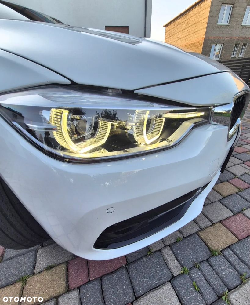 BMW Seria 3 320i xDrive - 11