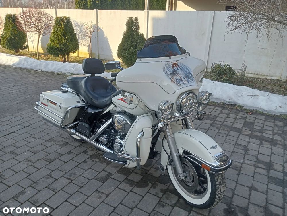 Harley-Davidson FLHT Electra Glide Standard - 18