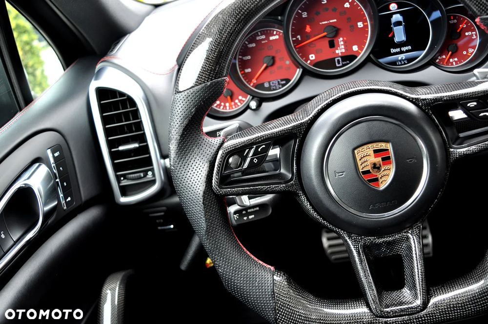 Porsche Cayenne - 28