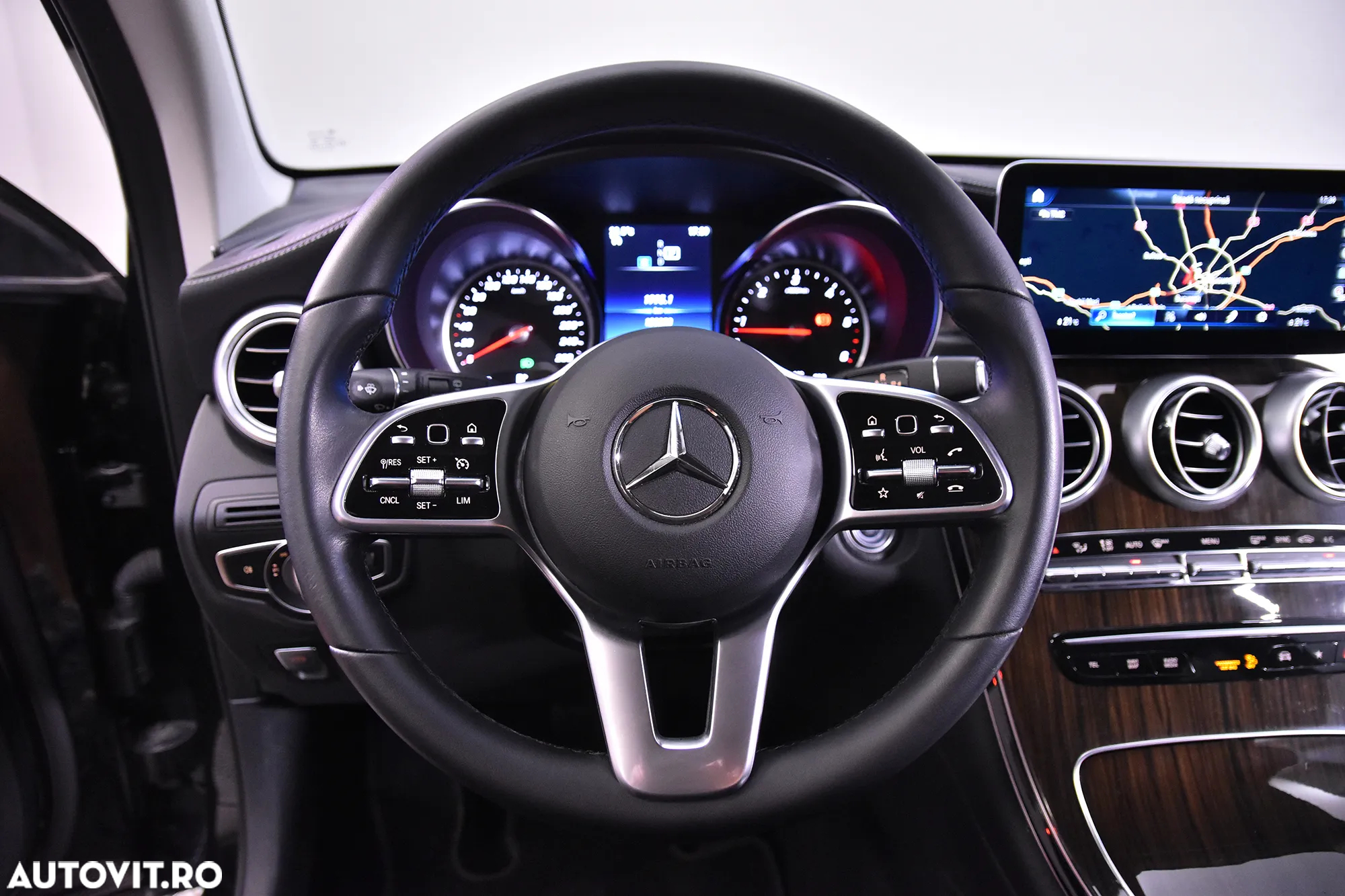 Mercedes-Benz GLC 220 d 4MATIC - 15