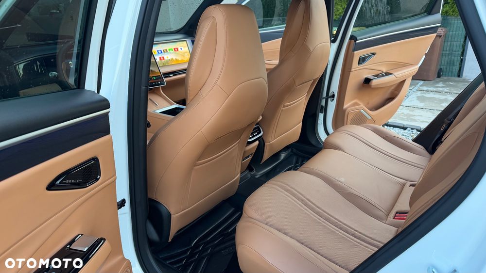 Geely Galaxy L7 - 24