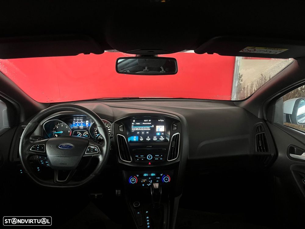 Ford Focus 1.5 TDCi ST-Line DPS - 9