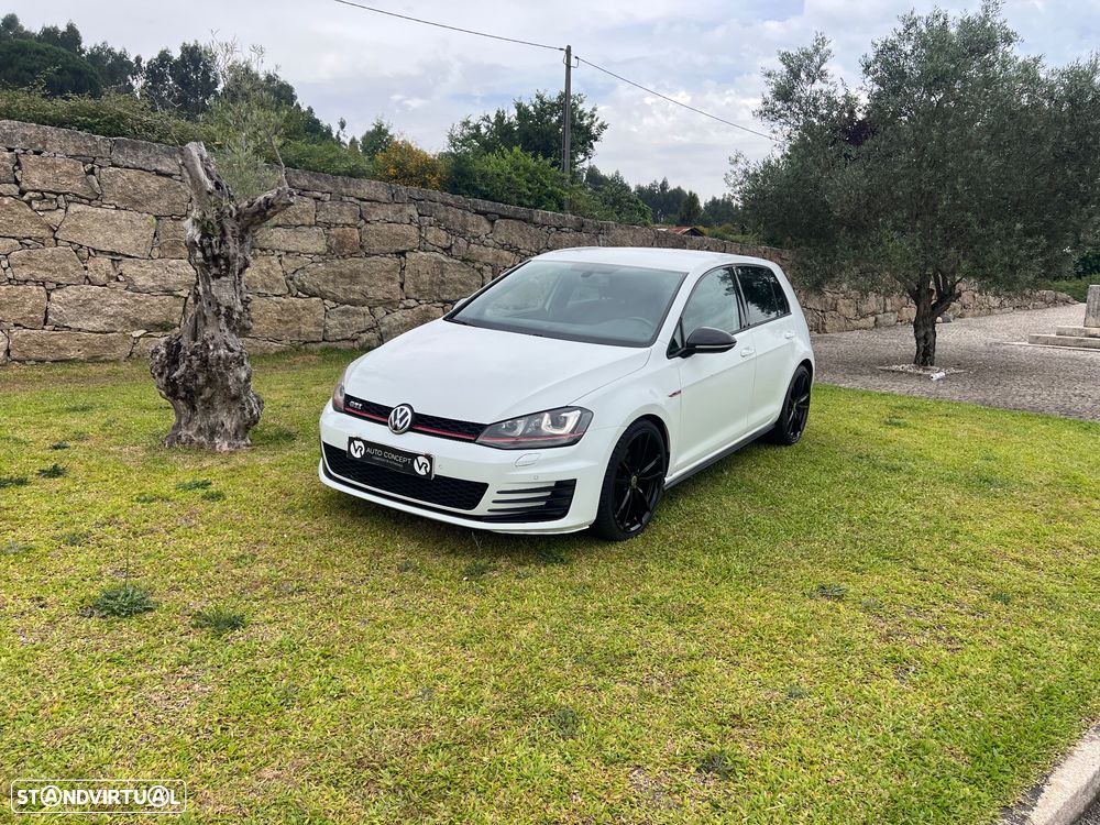 VW Golf 2.0 GTI DSG - 25