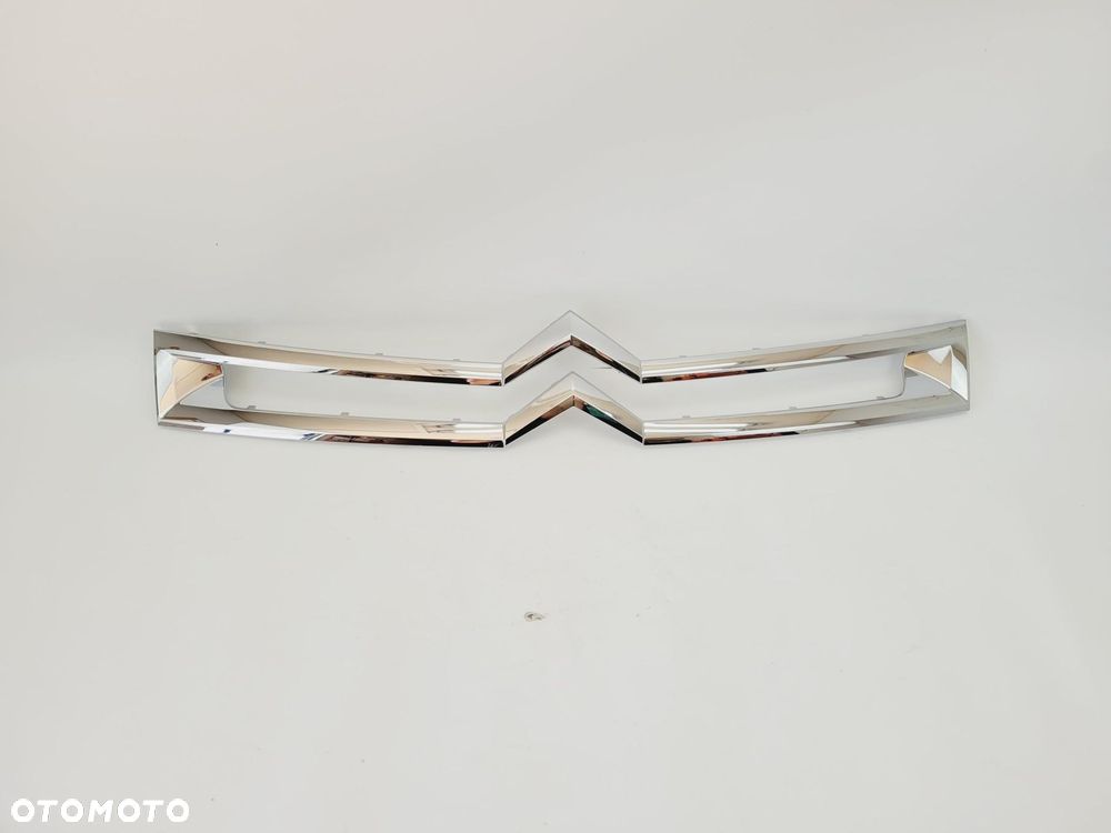 EMBLEMAT CHROM ATRAPY CITROEN BERLINGO III 2008-2012 - 3