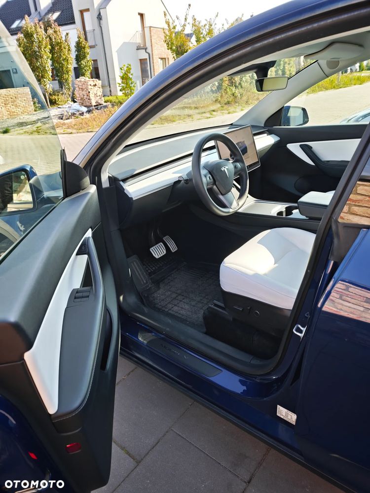 Tesla Model Y Performance AWD - 16