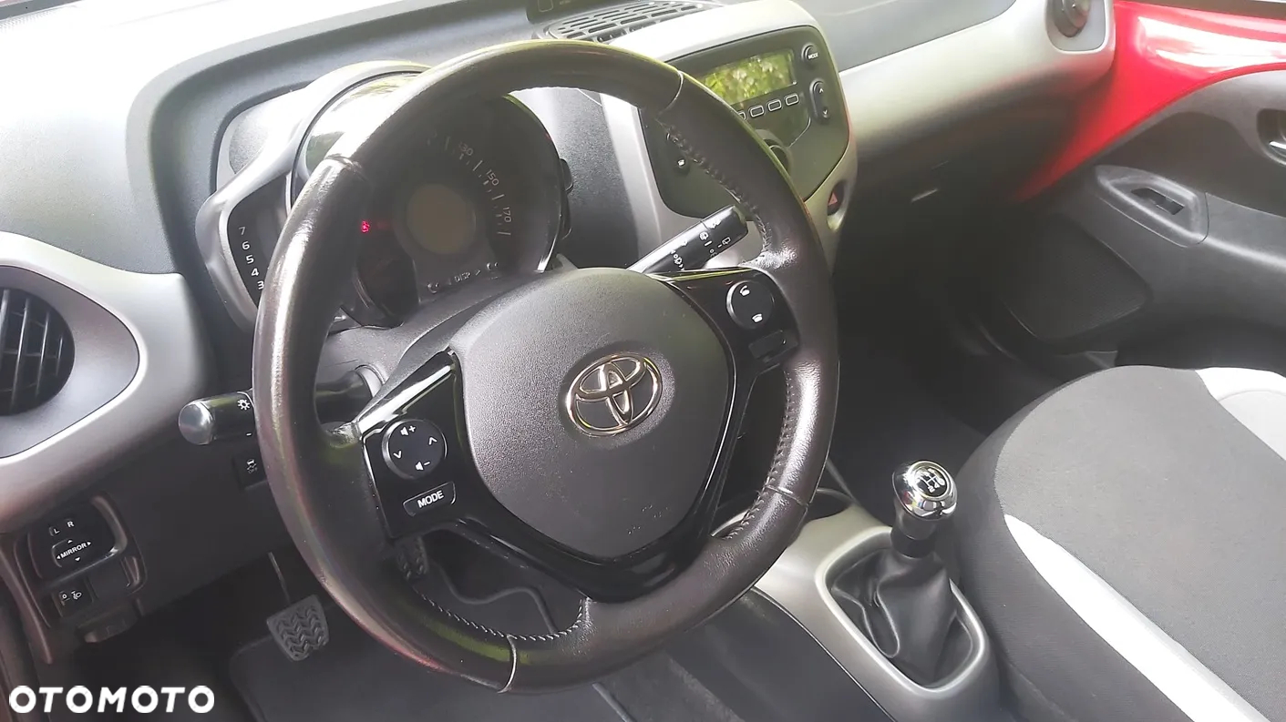 Toyota Aygo x-play - 26