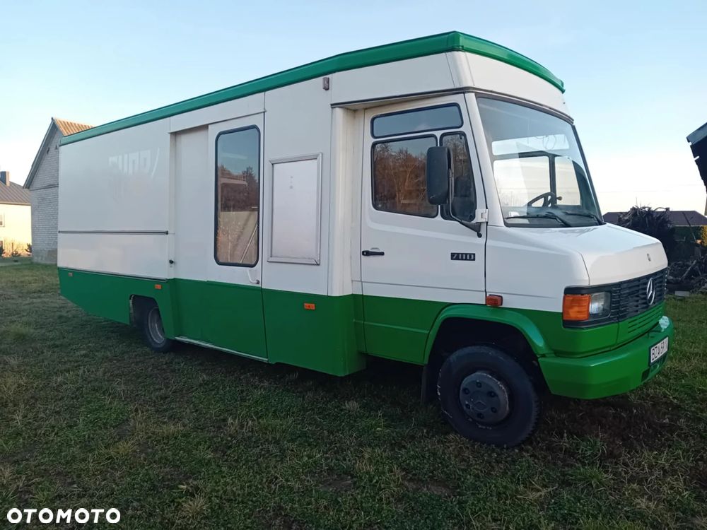 Mercedes-Benz 711D - 1