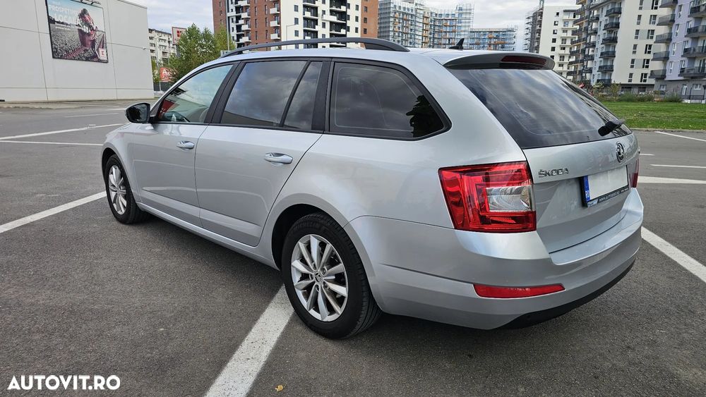 Skoda Octavia 2.0 TDI DSG Style - 2
