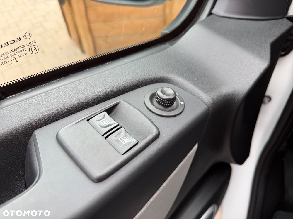 Renault Trafic - 21