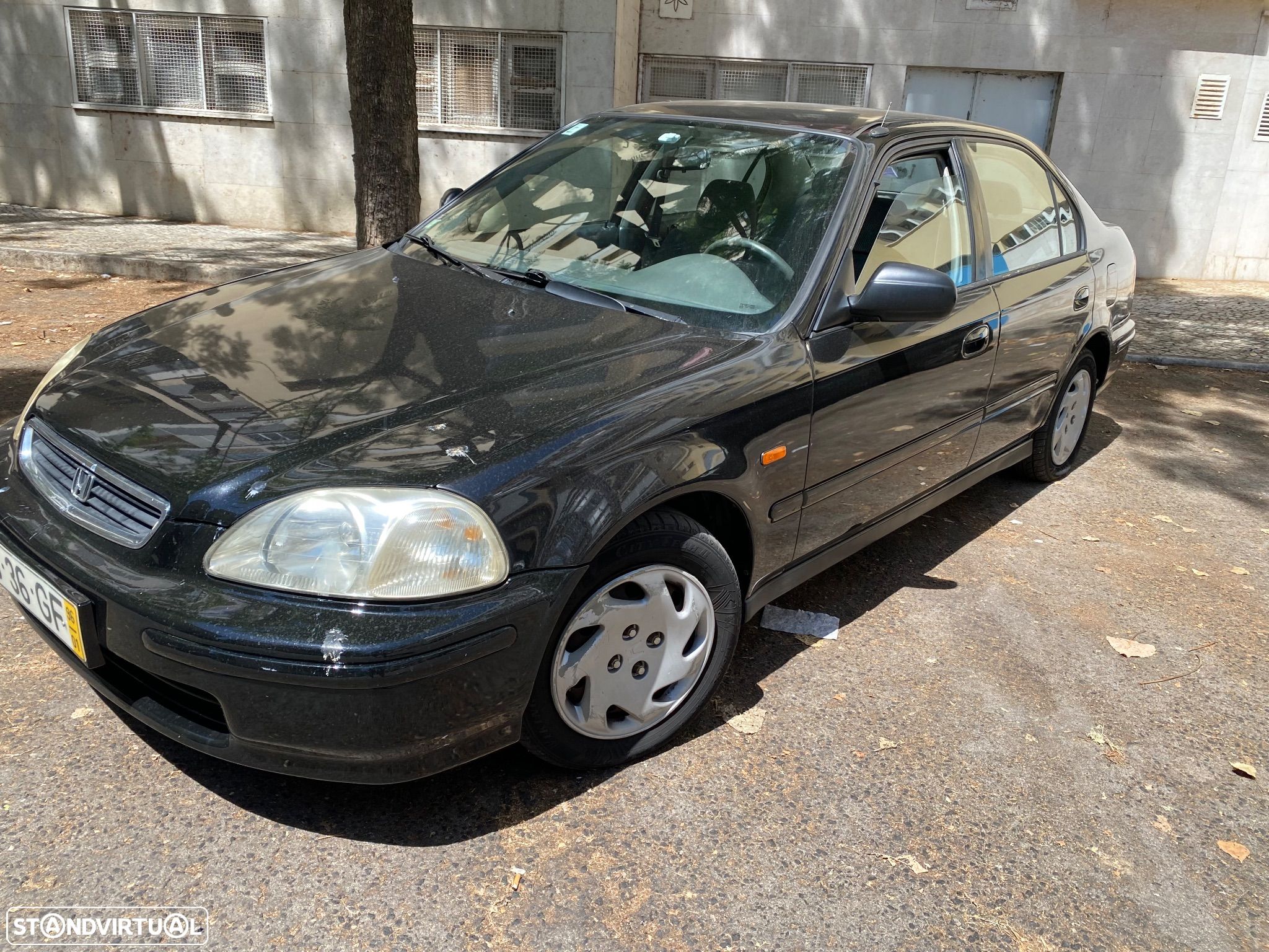Honda Civic 1.5i LS - 1