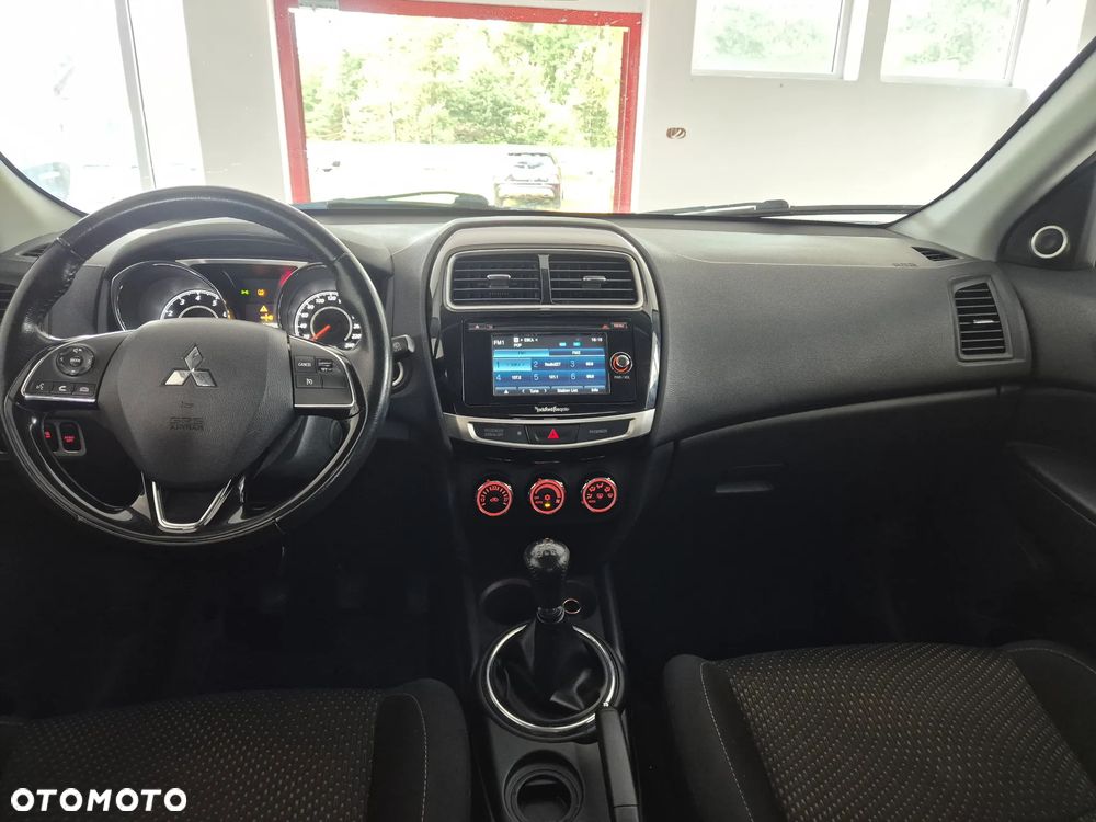 Mitsubishi ASX - 10