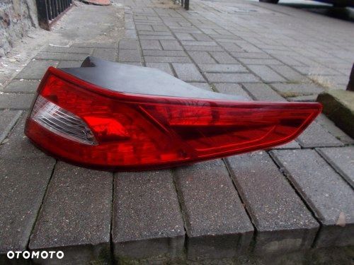 KIA OPTIMA III SEDAN PRAWA TYLNA LAMPA ORYGINAŁ - 2
