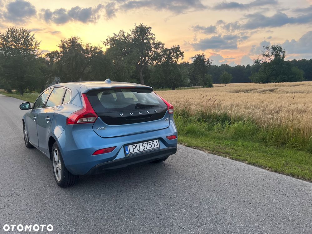 Volvo V40 D2 R Design - 15