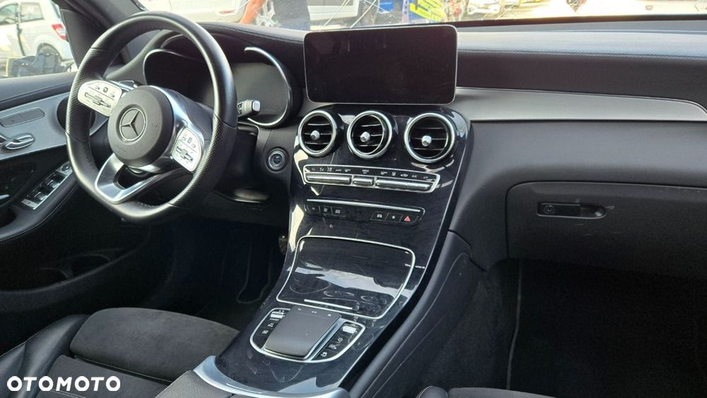 Mercedes-Benz GLC - 26