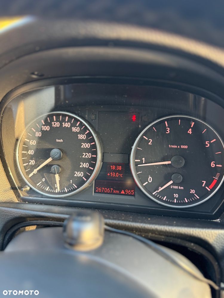 BMW Seria 3 320i - 32