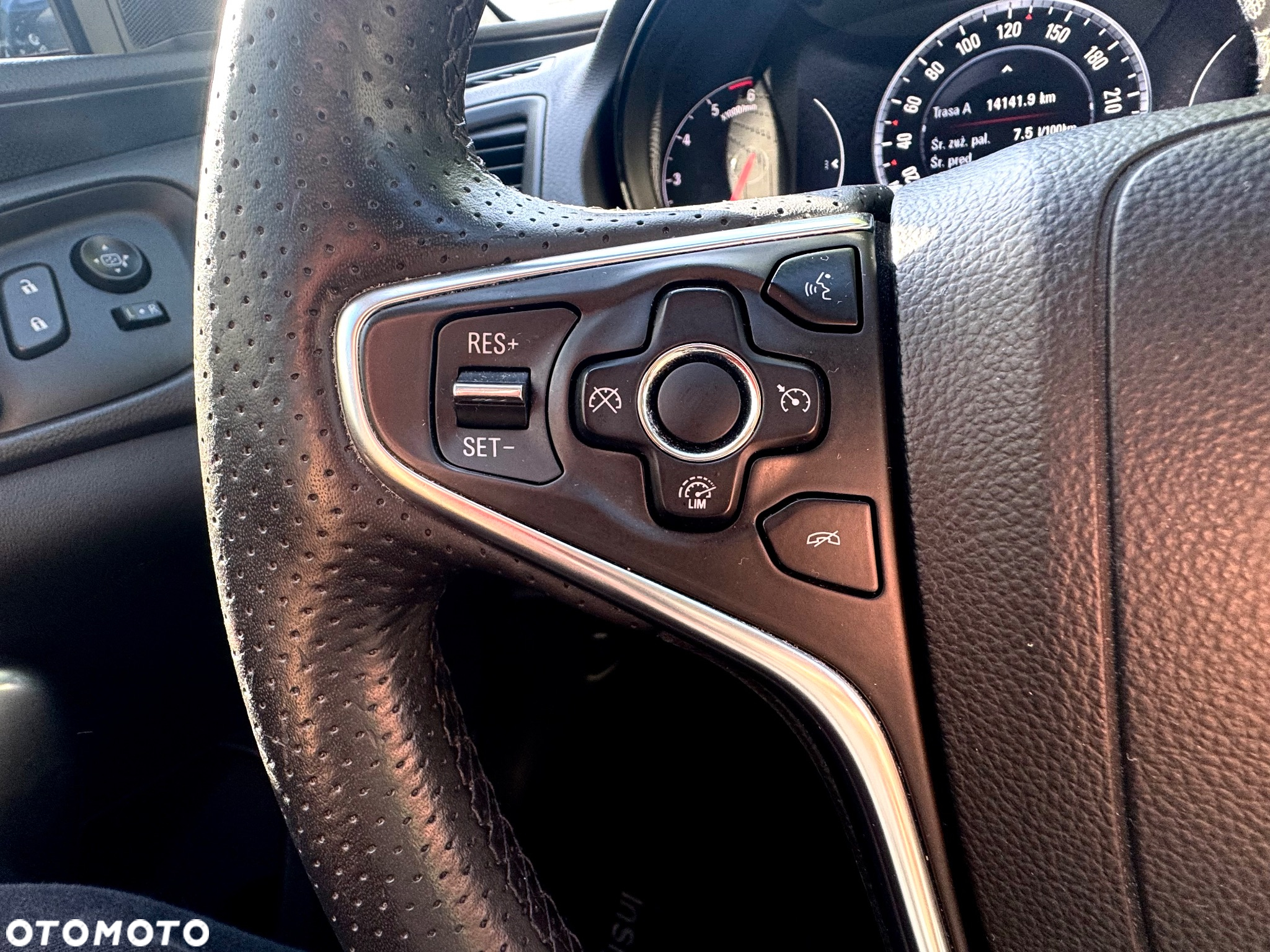 Opel Insignia - 27