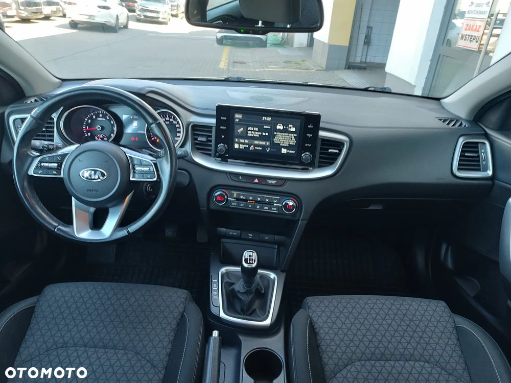 Kia Ceed - 8