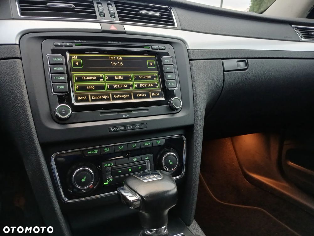 Skoda Superb 2.0 TDI DSG Exclusive - 33