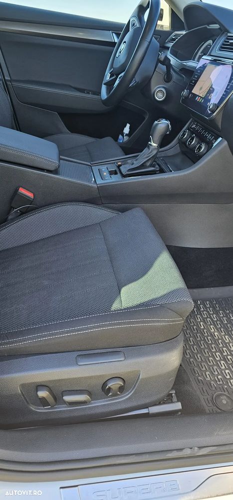 Skoda Superb 2.0 TDI DSG Ambition - 24