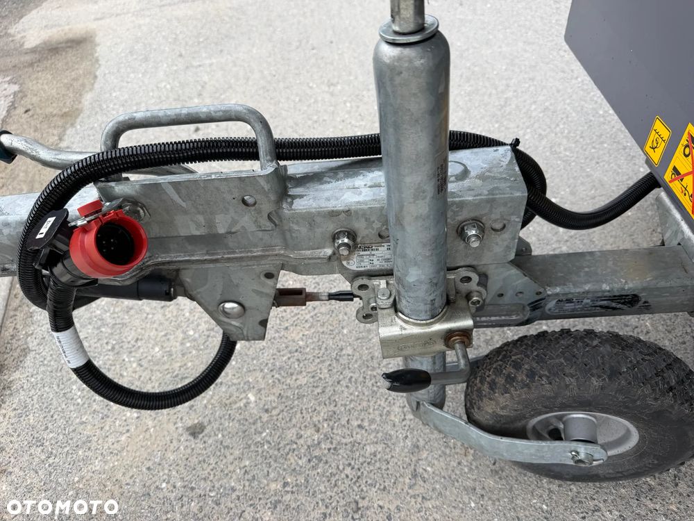 Atlas Copco XAS88 Kompresor Śrubowy. 738 mtg. 2021rok. Sprężarka 5,4m3. Przyczepka jezdna do rejestracji jako pojazd. Regulacja ciśnienia bar od 1-7. Silnik Kubota 4cylindry. 50km. Potężna moc. Sprowadzony z Norwegii. Maszyna jak Nowa z Salonu! Okazja. Zadbana Maszyna. Dokumenty, książka. Opony nówki! Zero zużycia potężna moc. Chłodnica Cyklonowa (osuszacz) !!! - 21