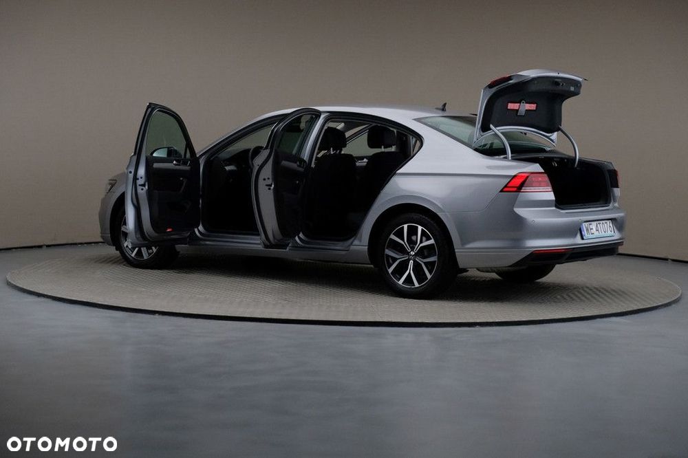 Volkswagen Passat 2.0 TSI Business DSG - 7