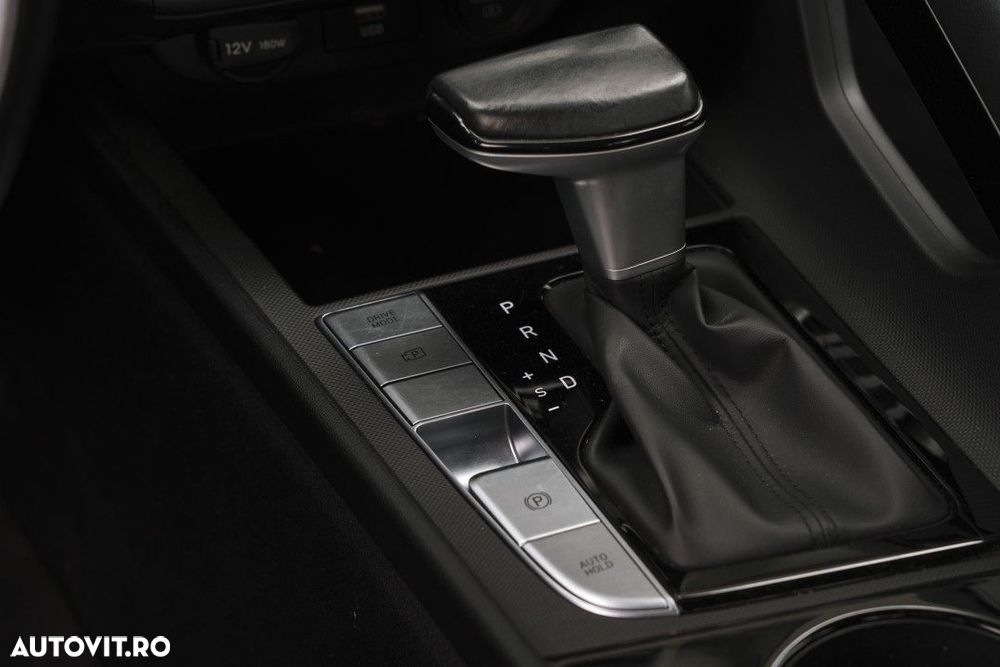 Hyundai Elantra - 22