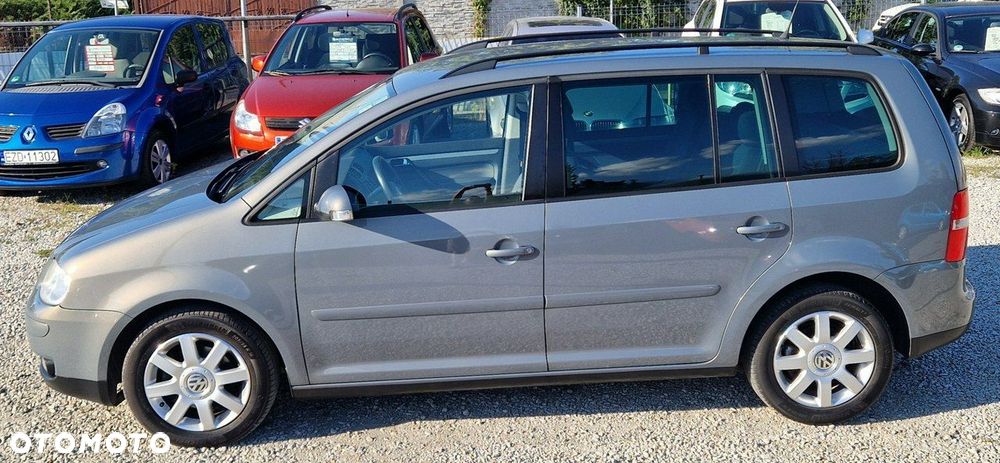 Volkswagen Touran 2.0 TDI Q-Line - 28