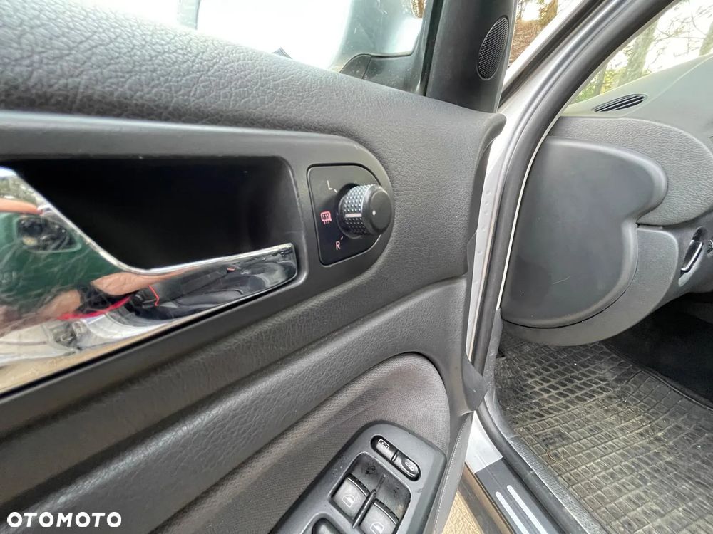 Volkswagen Passat 1.9 TDI Comfortline - 8