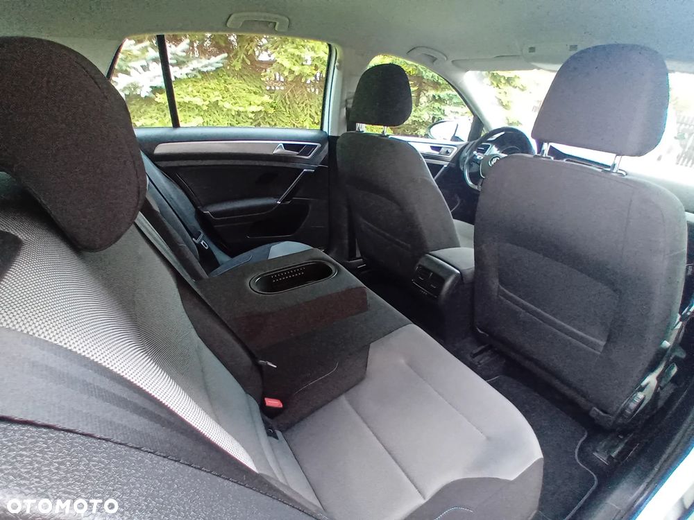 Volkswagen Golf - 8