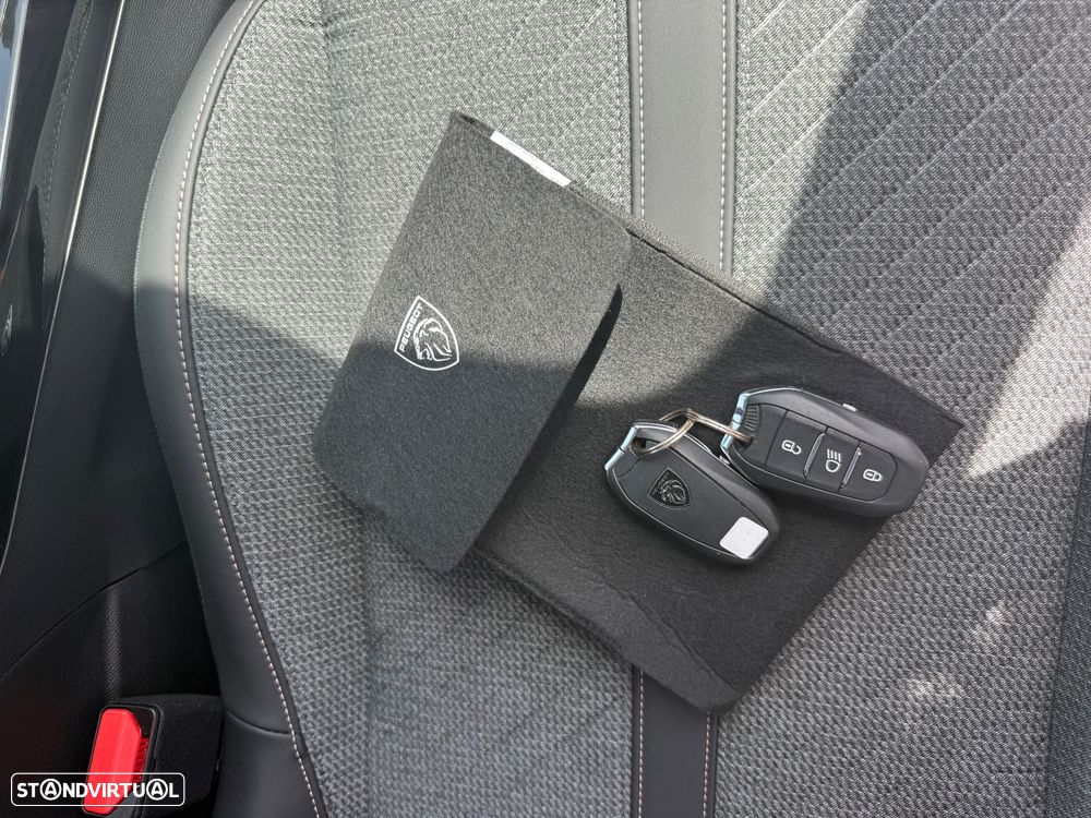 Peugeot e-208 Style - 36