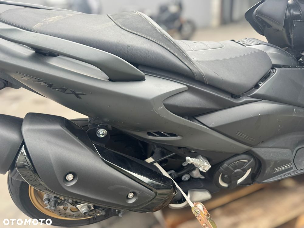 Yamaha Tmax - 17