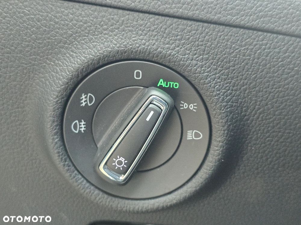 Skoda Superb 2.0 TDI Style DSG - 30