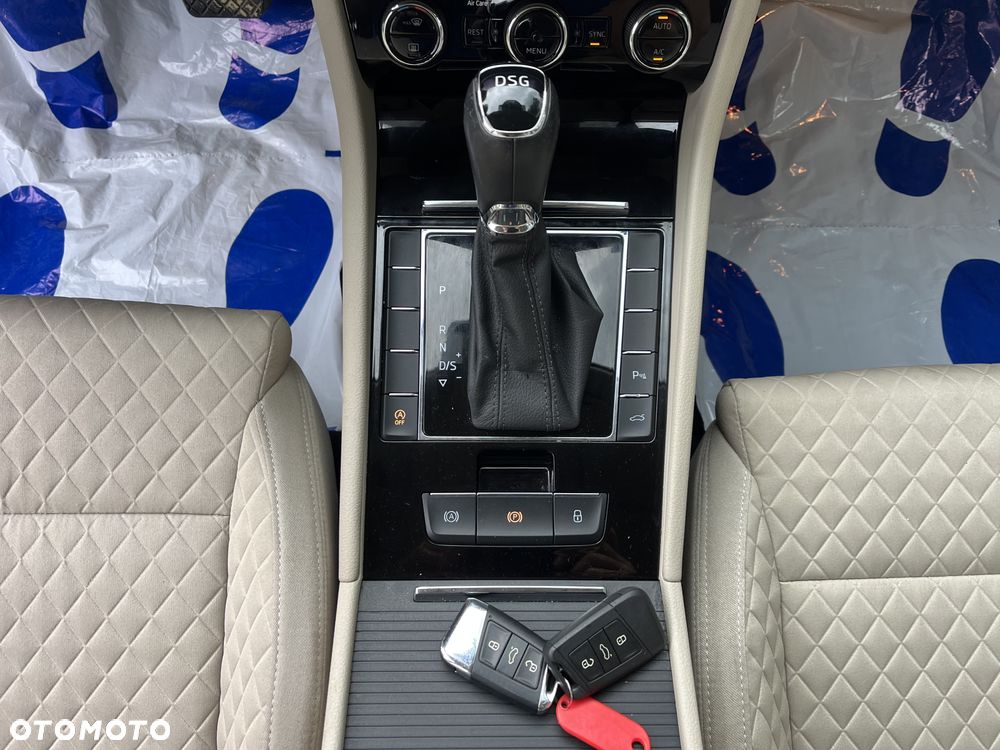 Skoda Superb 2.0 TDI DSG Premium Edition - 15