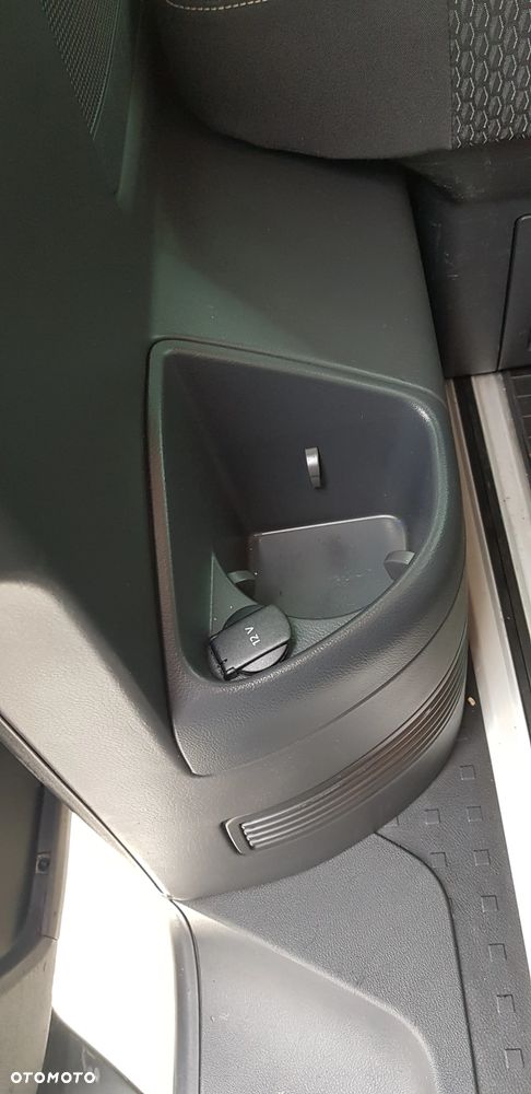 Volkswagen Multivan - 20