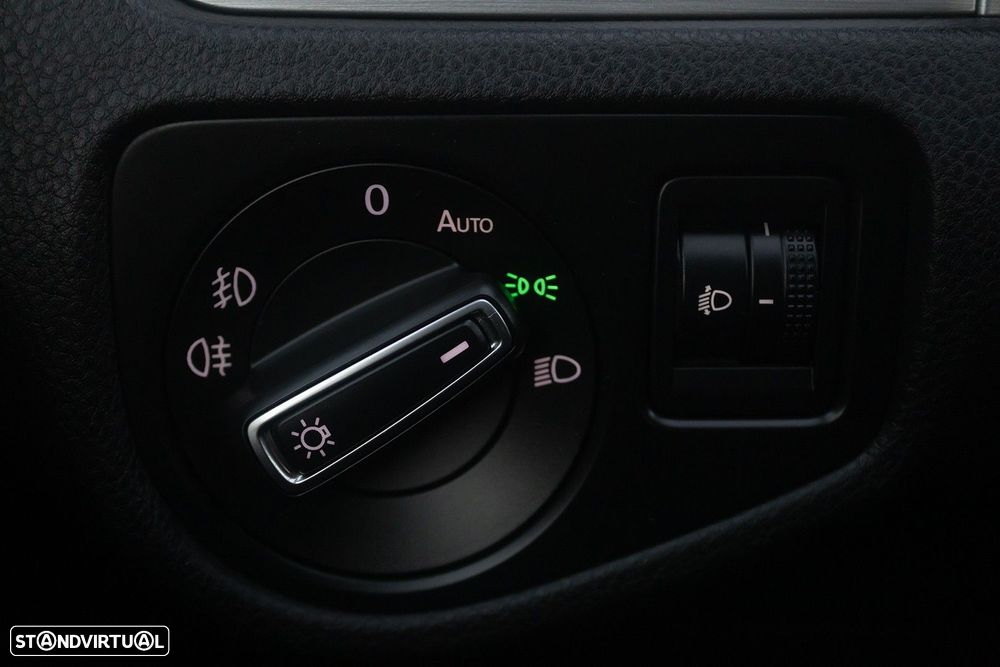 VW Golf 1.6 TDi BlueMotion Confortline - 17