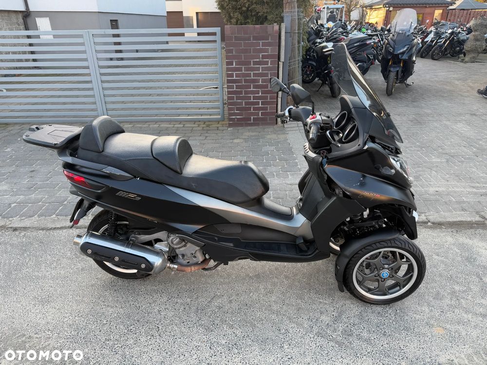 Piaggio MP-3 - 4