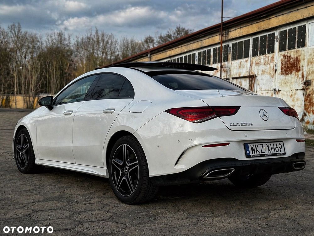 Mercedes-Benz CLA 250 E AMG Line 8G-DCT - 11