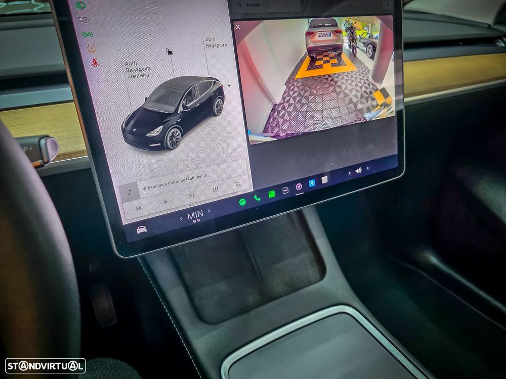 Tesla Model Y Long Range Dual Motor AWD - 23