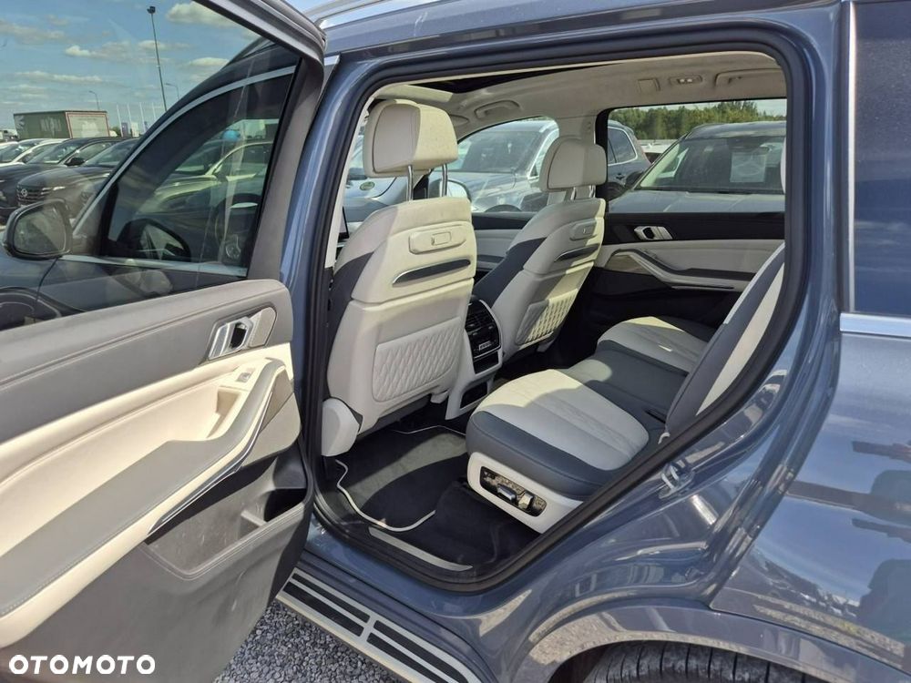 BMW X7 - 16