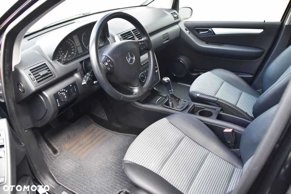 Mercedes-Benz Klasa A 170 BlueEFFICIENCY Avantgarde - 6