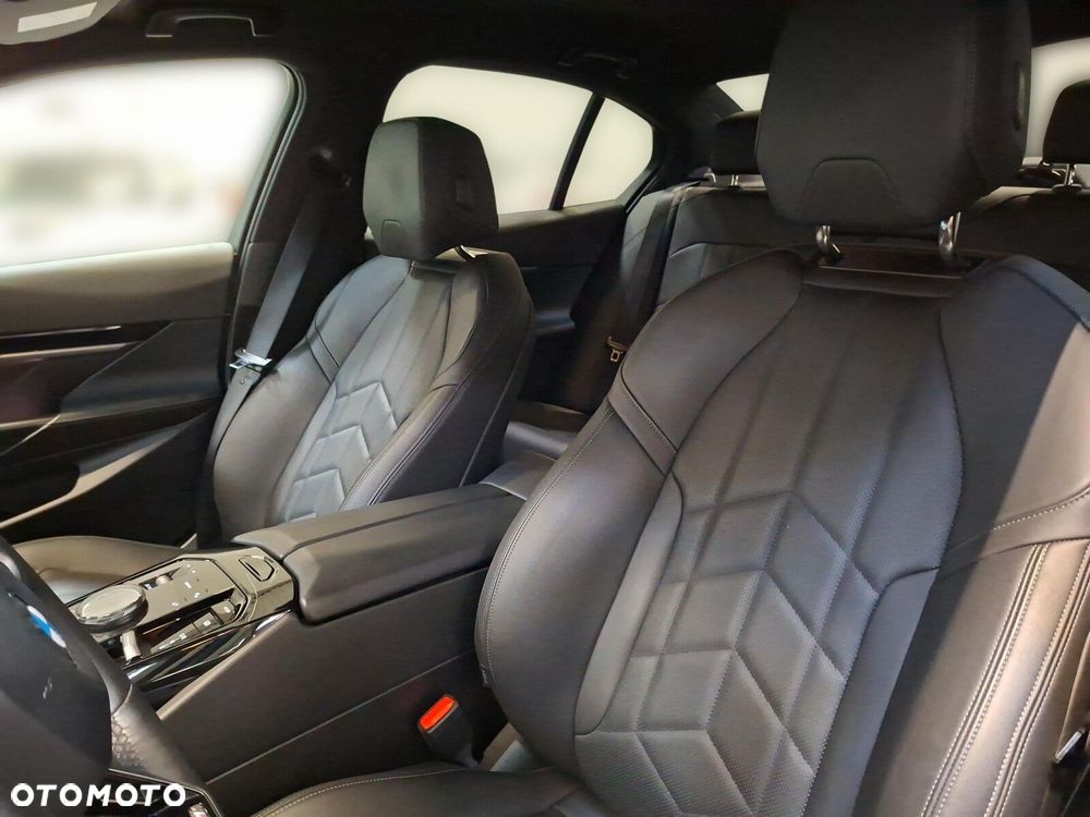 BMW Seria 5 - 12