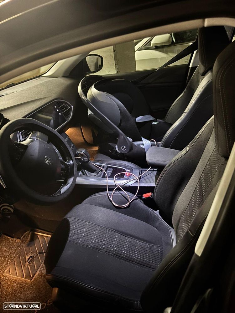 Peugeot 308 SW BlueHDi 130 EAT8 Stop & Start Allure Pack - 4
