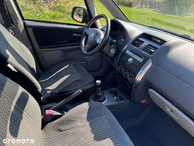 Suzuki SX4 1.9 DDiS 4WD GS / Premium - 11
